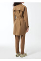 beige-double-breasted-jas-met-riem