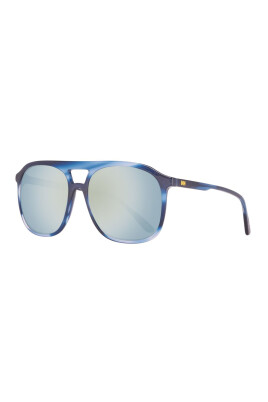 blue-plastic-sunglasses-stylish-model