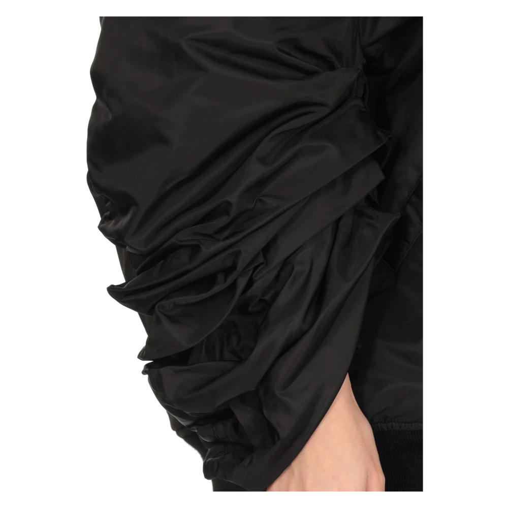 Junya Watanabe Zwarte Gewatteerde Jas met Draperende Mouwen Black Dames
