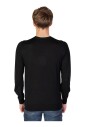 maille-tricot-noir-col-rond