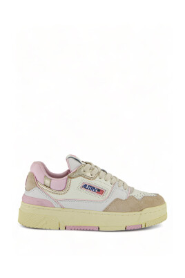 sneakers-blanches-avec-accents-beige-et-rose