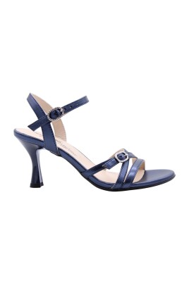 rihanna-sandal