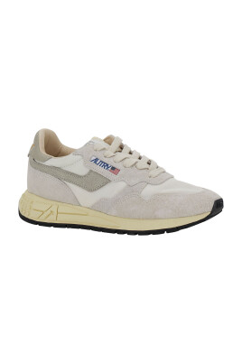sneakers-blanches-a-logo-bas