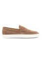 mocassin-en-daim-marron-avec-detail-monogramme