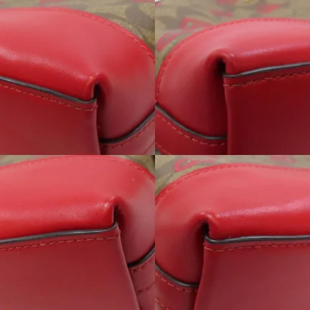 Coach Pre-owned Plastic shoulder-bags Red Dames
