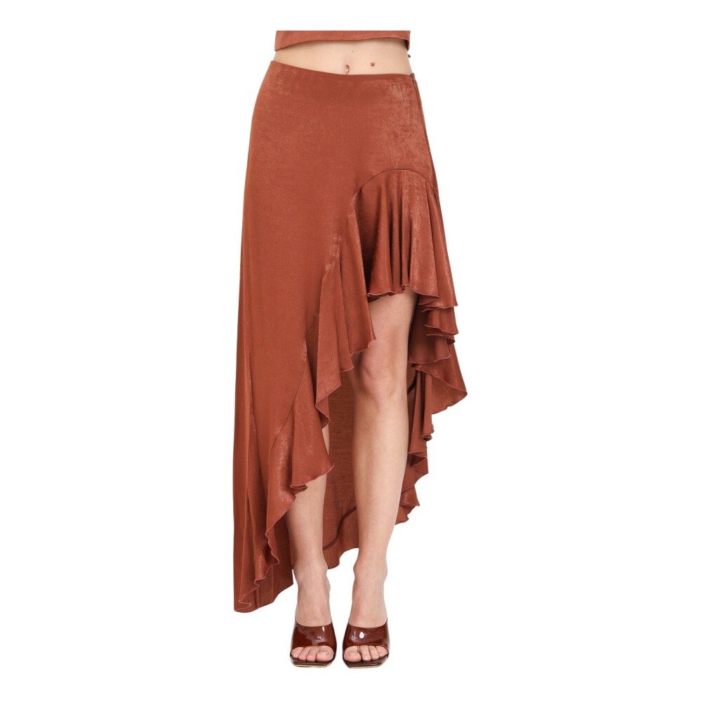 Asymmetrical skirt outlet with zipper