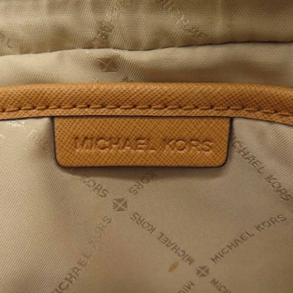 Michael Kors Pre-owned Plastic shoulder-bags Beige Dames