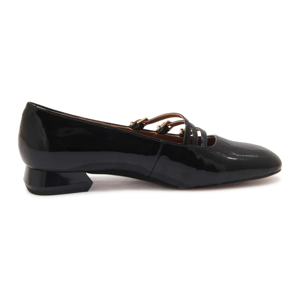 Shoes > Heels > Pumps - - Emanuelle Vee - Modalova