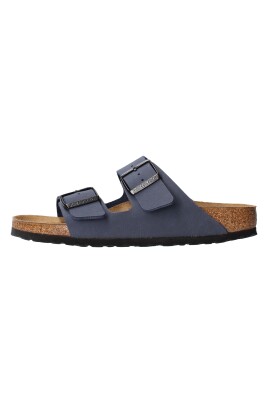 classic-leather-sandal
