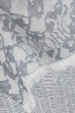 echarpe-en-viscose-avec-bords-effiloches