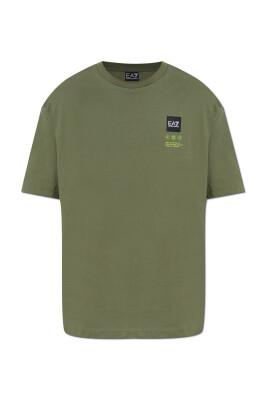 t-shirt-with-logo-patch