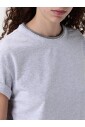 tee-shirt-gris-col-rond-style-elegant