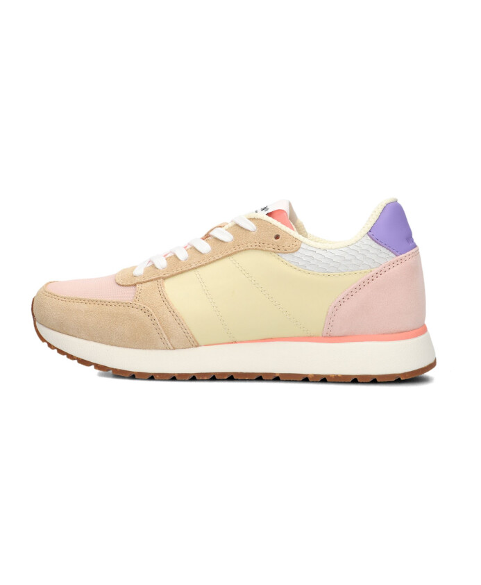 chunky-sole-sneakers