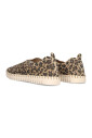 chaussures-slip-on-a-imprime-leopard