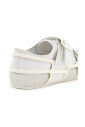 sneaker-en-toile-blanche-avec-semelle-en-caoutchouc