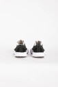 sneakers-en-toile-avec-semelle-en-caoutchouc-design