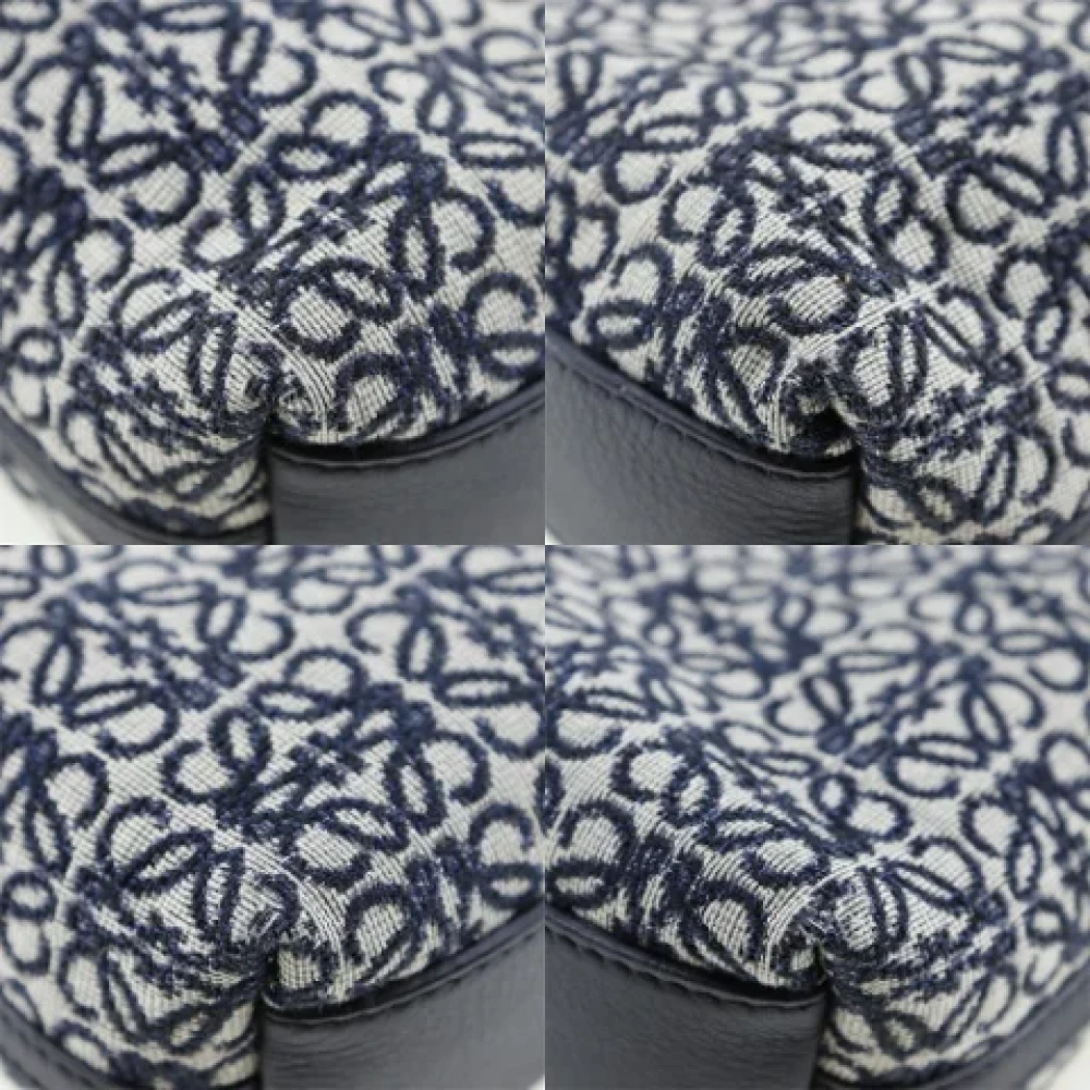 Loewe Pre-owned Canvas shoulder-bags Blue Dames