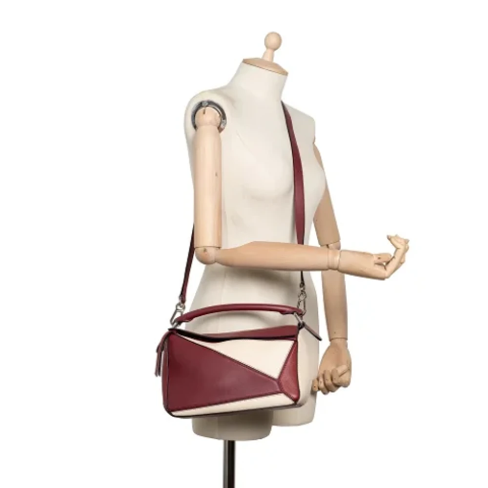 Loewe Pre-owned Leather shoulder-bags Red Dames