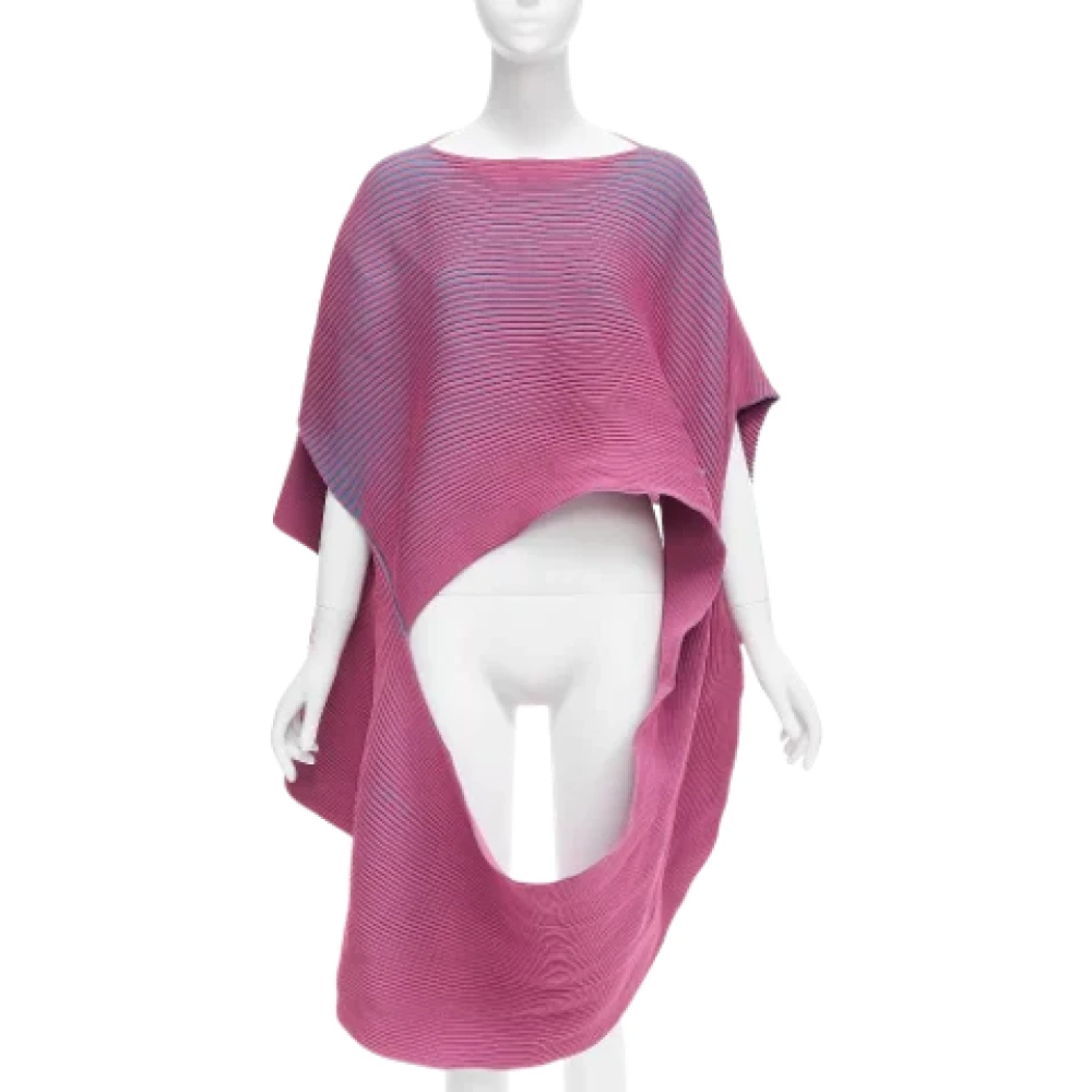 Issey Miyake Pre-owned Polyester tops Pink Dames