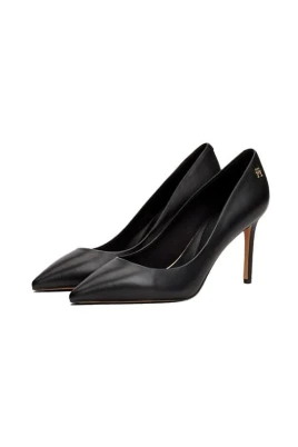 Klassiska pumps med spetsig tå