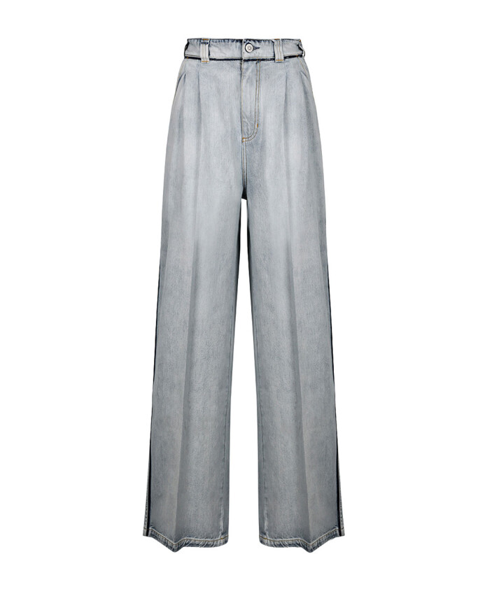 light-blue-oversized-jeans