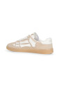 sneakers-en-daim-beige-avec-details-blancs