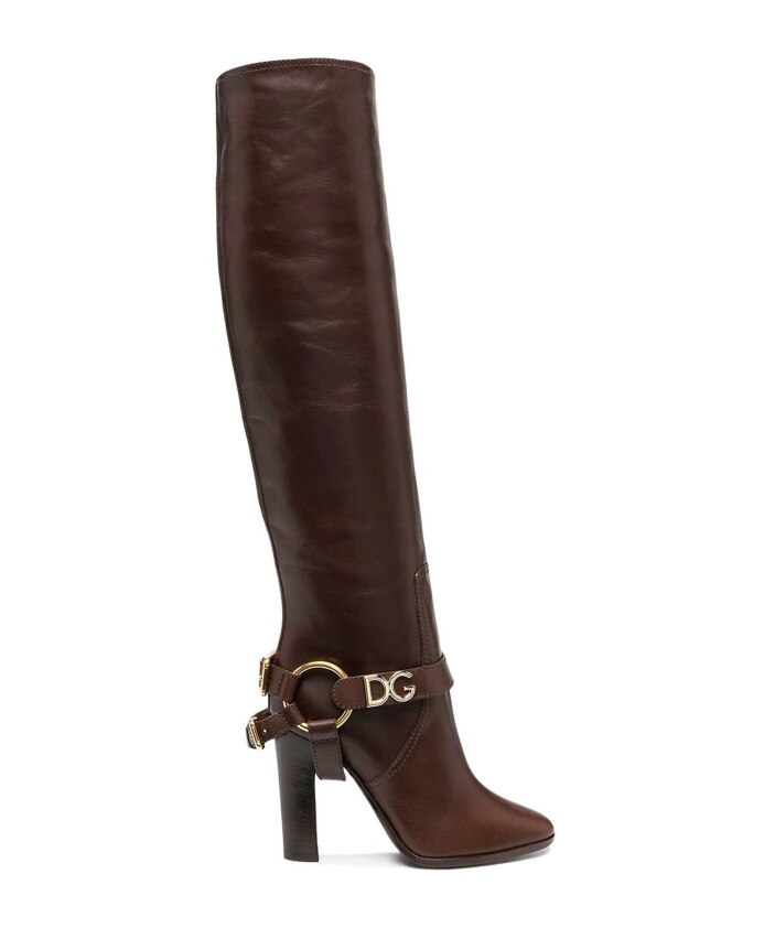 bottes-en-cuir-avec-detail-en-or