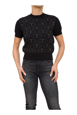 black-oval-sleeveless-top