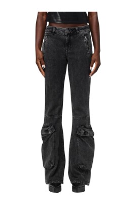 black-cargo-jeans-with-zipper-detail