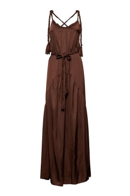 robe-longue-avec-bretelles-tressees-et-ceinture-a-la-taille
