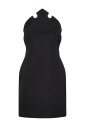 robe-noire-a-encolure-sculpturale