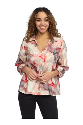 elegant-blus-med-abstrakt-tryck