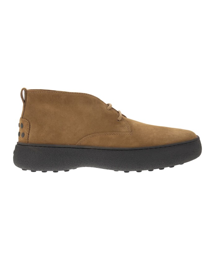 bottines-en-daim-a-effet-vintage