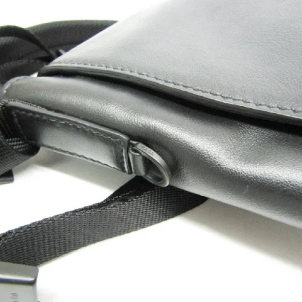 Prada Vintage Pre-owned Leather shoulder-bags Black Dames