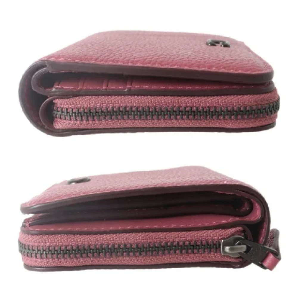 Coach Pre-owned Canvas wallets Pink Dames
