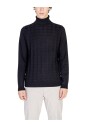 pull-noir-a-col-roule-tricote