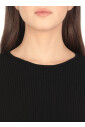 robe-noire-en-viscose-avec-decoupe