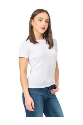 t-shirt-moderne-avec-poche