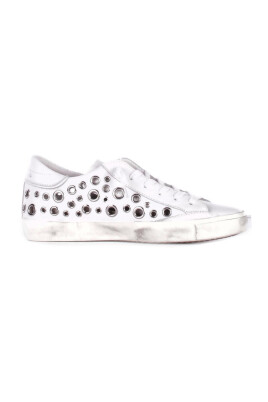 sneakers-blanches-avec-logo-lateral-et-arriere