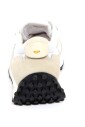 chaussures-en-daim-blanc