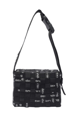 sacs-noirs-pour-des-tenues-elegantes
