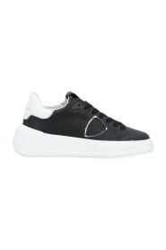 Svarta Läder Låga Sneakers med Silverlogotyp