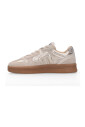 sneaker-taupe-or-elegant-et-polyvalent