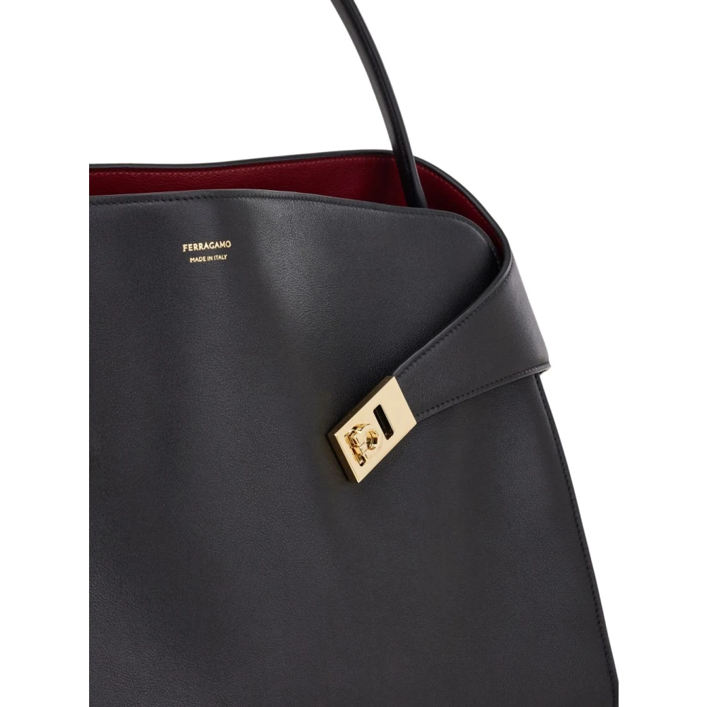 Salvatore Ferragamo Zwarte leren schoudertas Gancini Black Dames
