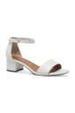 sandales-blanches-plates-a-talons