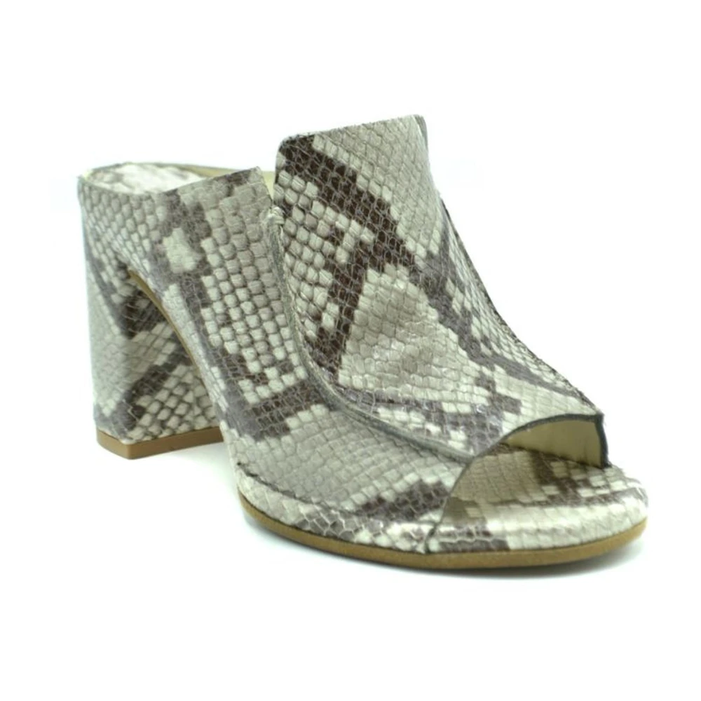 Del Carlo Women's Gray Leather Clogs
