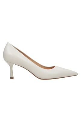 womenand-39-s-light-beige-leather-pumps-with-a-low-heel-estro-er00114628