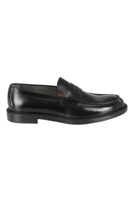 sort-penny-loafer-sko