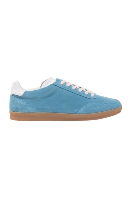 white-sneakers-inspired-by-football