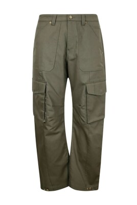 green-cargo-trousers-with-star-patch